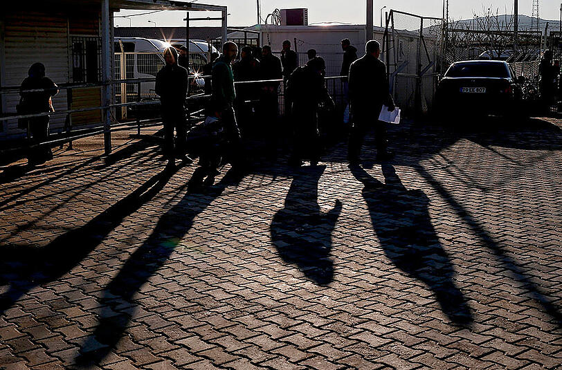 Nach Informationen der niederländischen Anti-Terrorismusbehörde wurden die Flüchtlingsrouten nach Europa auch von IS-Kämpfern genutzt.