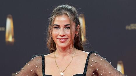 Sarah Engels hat sich im deutschen ESC-Vorentscheid mit ihrem Song "Fire" durchgesetzt und vertritt nun Deutschland beim Musikwettbewerb in Wien.