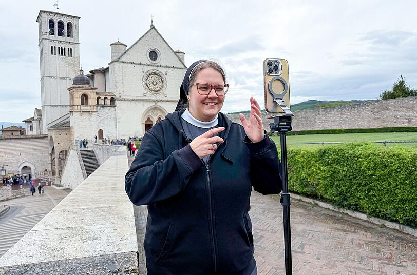Als im Fr&uuml;hjahr 2026 die Gebeine von Franz von Assisi erstmals ausgestellt werden, lassen sich das Geistliche wie die Franziskaner-Schwester Ida Vorel nicht entgehen.
