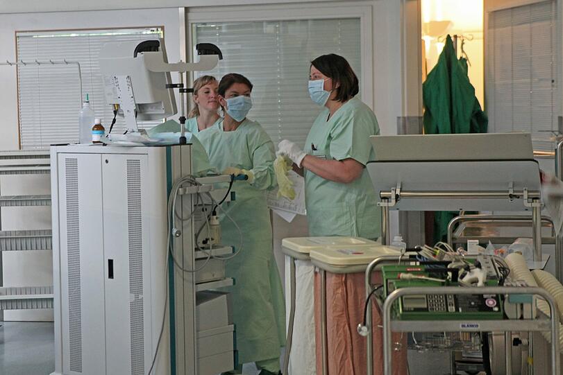 Ein Patient randalierte auf der Intensivstation und soll Krankenschwestern und eine Ärztin sexuell angegangen haben. Nun sitzt er in Untersuchungshaft (Szenefoto).