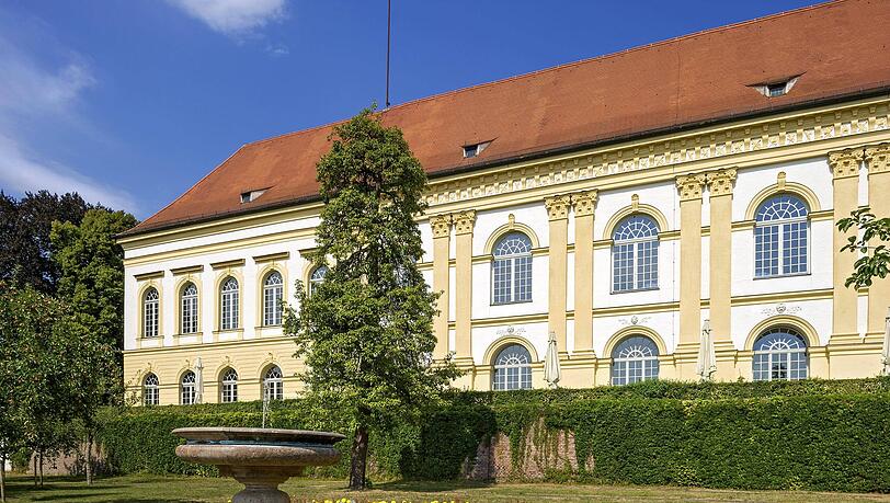 Historische Kulisse: Schloss Dachau diente einst den Wittelsbachern als Sommerresidenz. Hier feiert die neue Preisverleihung Goldene Flamme ihre Premiere. Historische Kulisse: Schloss Dachau diente einst den Wittelsbachern als Sommerresidenz. Hier feiert die neue Preisverleihung Goldene Flamme ihre Premiere.