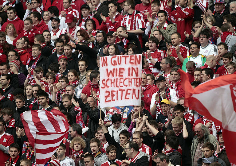 "In guten wie in schlechten Zeiten" wollen die Fans zum FC Bayern stehen. Dem Lokalrivalen helfen wollen sie aber nicht.