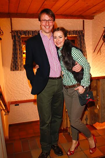Ein herziges Pärchen: Bettina Cramer mit ihrem Mann Michael beim Tiroler Abend im Dorfstadl in Kühtai.