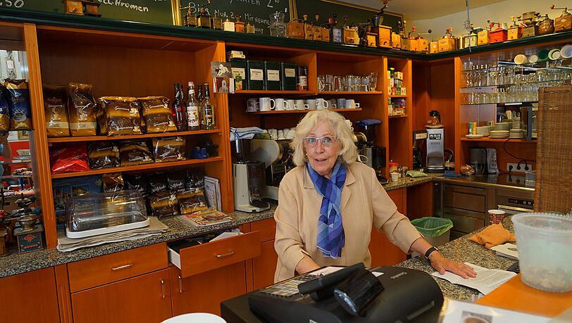 Inge Renner in ihrem Café im Rathaus. Inge Renner in ihrem Café im Rathaus.
