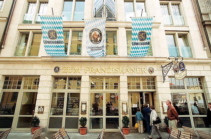 Steht unter Denkmalschutz - aber dummerweise halt auch nur teilweise: die bedrohte Traditionsgaststätte "Zum Franziskaner" gegenüber der Oper.