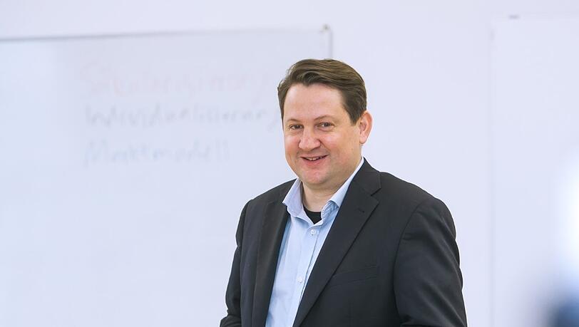 Gewaltforscher Alexander Yendell hält die Ideen von CDU-Generalsekretär Carsten Linnemann für falsch. Gewaltforscher Alexander Yendell hält die Ideen von CDU-Generalsekretär Carsten Linnemann für falsch.