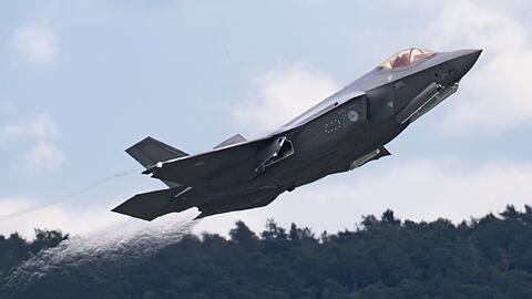 Zu den milit&auml;rischen Ausgaben z&auml;hlen die Forscher nicht nur Geld f&uuml;r Kampfjets, Panzer und Co, sondern auch f&uuml;r Personal, Milit&auml;rhilfen und Forschung. (Illustration)