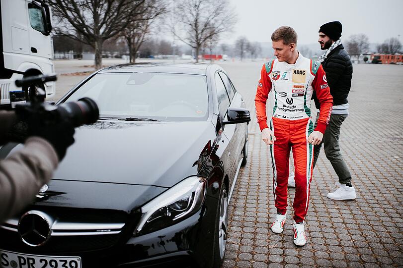 Mick Schumacher wählte den neuen Mercedes-AMG A 45 als Fahrschulauto