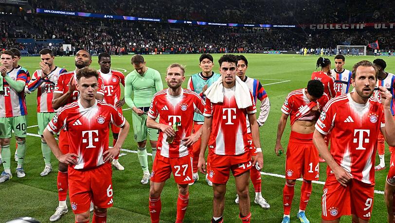 Abgek&auml;mpft, aber selbstbewusst: Der FC Bayern um Joshua Kimmich (l.).