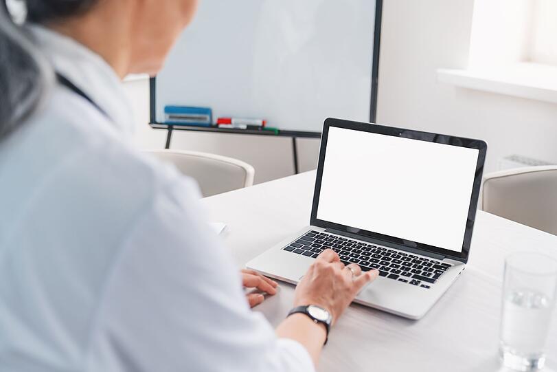 Deshalb kann Waldmedizin in Japan heute als Spezialfach studiert werden. Waldbaden gehört zur gesundheitlichen Vorsorge und gibt es dort auf Rezept. Deshalb kann Waldmedizin in Japan heute als Spezialfach studiert werden. Waldbaden gehört zur gesundheitlichen Vorsorge und gibt es dort auf Rezept.