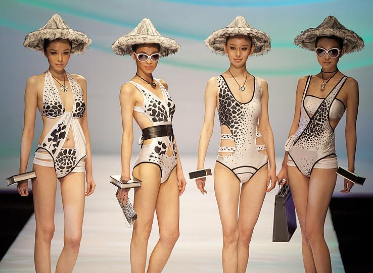 Knappe Bikinis, süße Mädchen: Die Fashion Week in Peking.