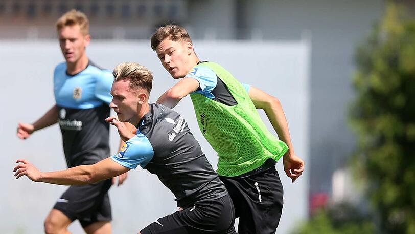 Mittelfeld: Marco Mannhardt (rechts) (18) - Vertrag bis 30. Juni 2021.