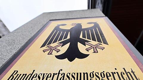 Muss sich der deutsche Auslandsgeheimdienst in Zukunft bei seinen Überwachungsaktivitäten genauer auf die Finger schauen lassen? Ja, urteilt das Bundesverfassungsgericht.