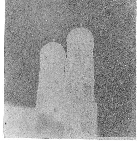 1837: Das allererste Foto! Die Frauent&uuml;rme sind deutlich zu erkennen.