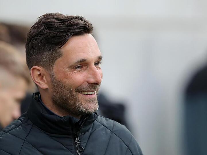 Der Fürther Trainer Stefan Leitl. Foto: Daniel Karmann/Archivbild