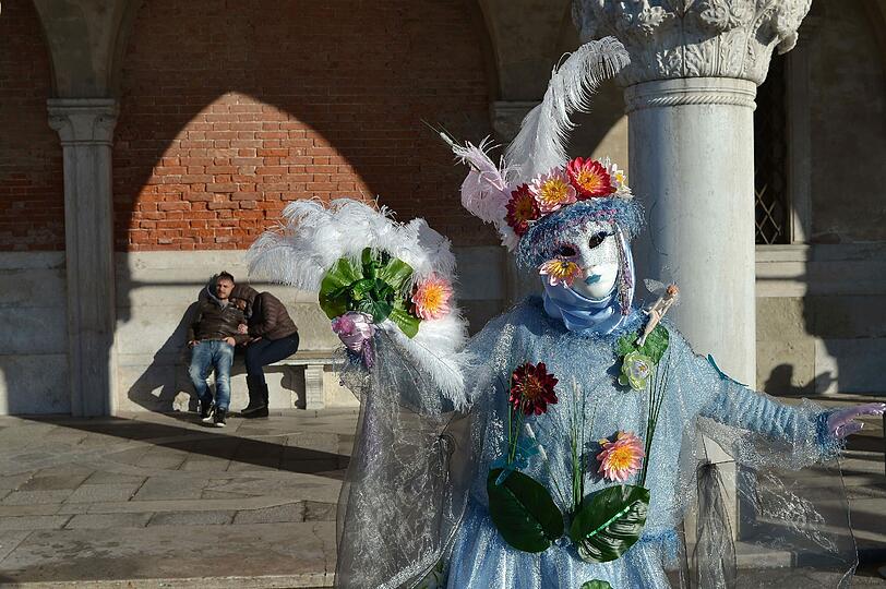 Die Kunstvollen Masken und aufwendigen Kostüme sind das Markenzeichen des Karnevals in Venedig.