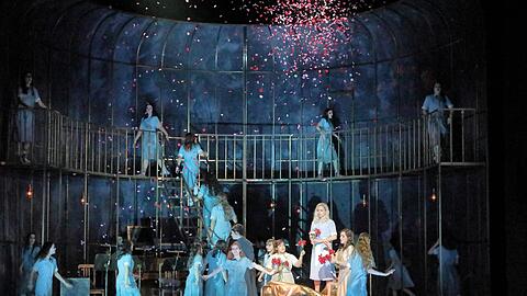 Der Doppelabend mit "Mavra" und "Iolanta" im Cuvilliestheater.