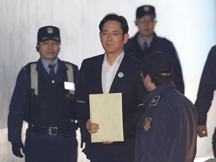 Lee Jae Yong droht erneut eine Haftstrafe. In erster Instanz war der 51-Jährige wegen Bestechung, Untreue und Meineids zu fünf Jahren Haft verurteilt worden.