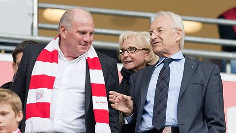 Uli Hoeneß im Gespräch mit Ex-Ministerpräsident Edmund Stoiber.