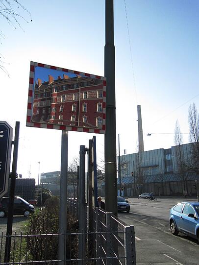 So kriegt man den Weilerblock und die Paulaner-Brauerei gemeinsam aufs Bild.