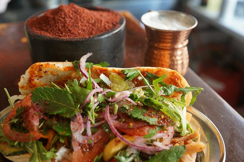 Onbasis Kebap: Zutaten wie Blaukraut haben darin nichts verloren. Foto: Daniel von Loeper