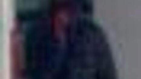 Einer der andere T&auml;ter trug rote Arbeitshandschuhe. (Archivbild)