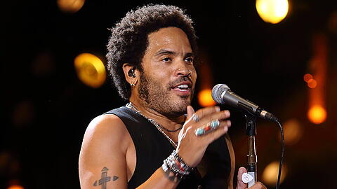Seltener Anblick: Lenny Kravitz rockt ohne Sonnenbrille die Bühne