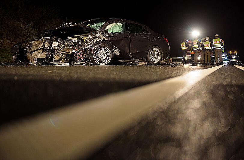 Der Mercedes CLS des Unfallverursachers wurde völlig zerstört.