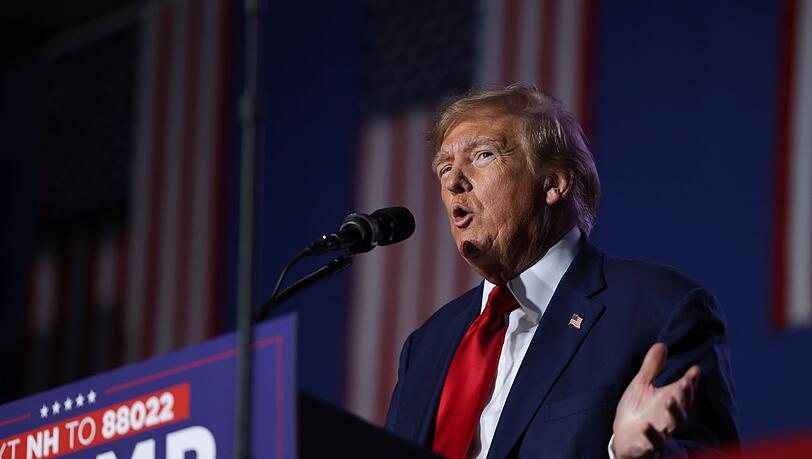 Ex-US-Präsident Donald Trump liegt in allen Umfragen der Republikaner klar vorne.
