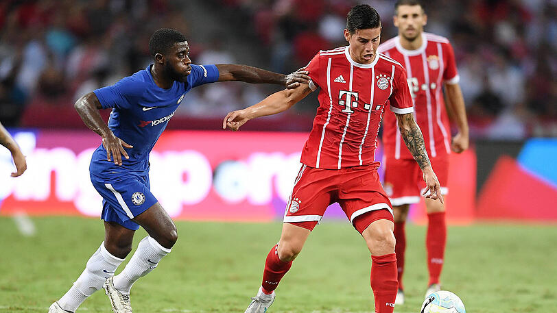 Die Profis des FC Bayern feiern ihr ersehntes ErfolgserlebnisDas war wieder ziemlich Bayern-like. Mit 3:2 (3:1) besiegt der deutsche Meister Englands Champion FC Chelsea nach starkem Start in Singapur. Es war der erste Erfolg auf der so strapaziösen Asien-Reise.