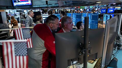 H&auml;ndler an der Wall Street: In den USA steigen die Renditen von Staatsanleihen immer mehr an.(Archivbild)