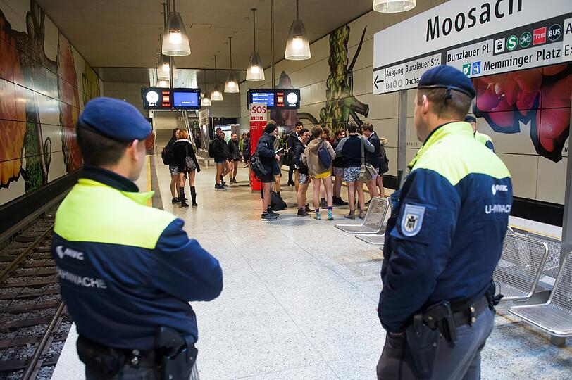 Die U-Bahn-Wache musste nicht einschreiten - machte selber aber bei der Aktion aus verständlichen Gründen nicht mit.