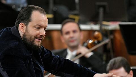 Andris Nelsons (l) dirgierte das Neujahrskonzert der Wiener Philharmoniker im Wiener Musikverein.