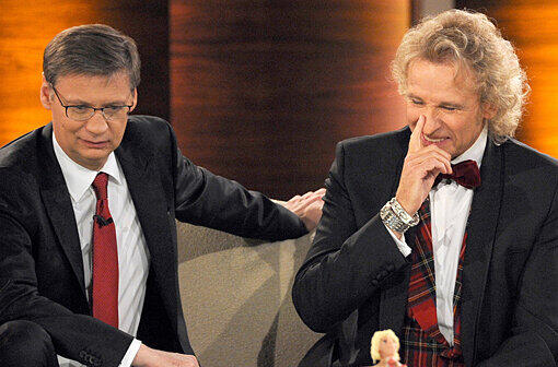 Auf der "Wetten, dass...?"-Couch nahm auch Gottschalks Freund Günther Jauch Platz.