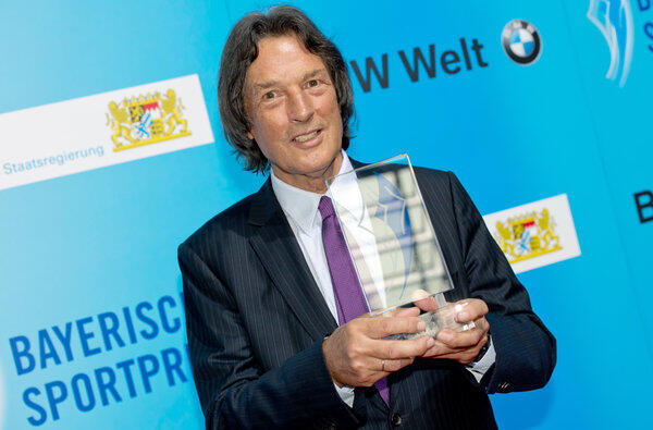 2014 wurde der Müller-Wohlfahrt für seine Arbeit mit dem bayerischen Sportpreis ausgezeichnet.