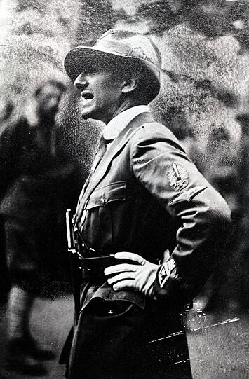 Gabriele D'Annunzio als Redner.