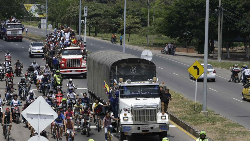 Der trotz der Ablehnung des venezolanischen Präsidenten von den USA bereitgestellte Transport soll etwa 200 Tonnen Material nach Venezuela bringen. Der trotz der Ablehnung des venezolanischen Präsidenten von den USA bereitgestellte Transport soll etwa 200 Tonnen Material nach Venezuela bringen.