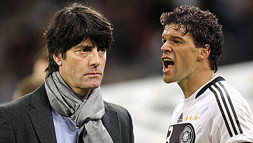 Werden die Wunden verheilen? Zehn Tage tobte der Machtkampf zischen Jogi Löw (links) und seinem wichtigsten Spieler, Michael Ballack. Werden die Wunden verheilen? Zehn Tage tobte der Machtkampf zischen Jogi Löw (links) und seinem wichtigsten Spieler, Michael Ballack.