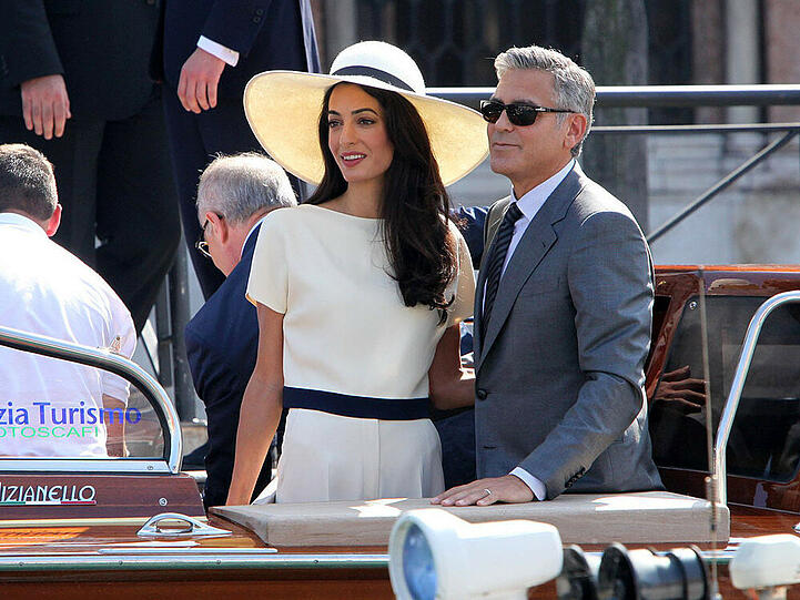 Amal Alamuddin und George Clooney nach ihrer standesamtlichen Trauung in Venedig