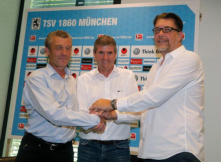 Der Beginn der Zusammenarbeit: Florian Hinterberger, Friedhelm Funkel und Gerhard Mayrhofer (v.l.).