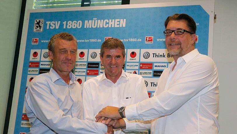 Der Beginn der Zusammenarbeit: Florian Hinterberger, Friedhelm Funkel und Gerhard Mayrhofer (v.l.). Der Beginn der Zusammenarbeit: Florian Hinterberger, Friedhelm Funkel und Gerhard Mayrhofer (v.l.).