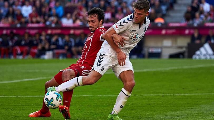MATS HUMMELS NOTE 3: Unter Heynckes wieder unangefochtener Stammspieler. Hatte mit Nebenmann Jérôme Boateng den Freiburger Sturm im Griff, gestaltete den Spielaufbau mit viel Übersicht und guten Pässen überzeugend.