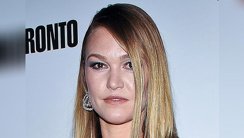 Julia Stiles ist jetzt dreifache Mama. Julia Stiles ist jetzt dreifache Mama.