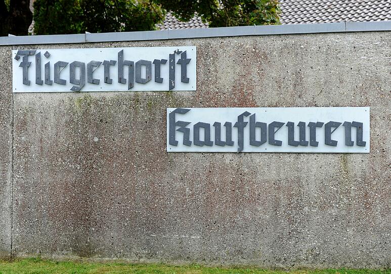 In KAUFBEUREN wird auch dicht gemacht - 880 Jobs fallen weg. Besonders für diesen Standort will Ministerpräsident Seehofer kämpfen. Ob das gelingt, ist aber noch offen.