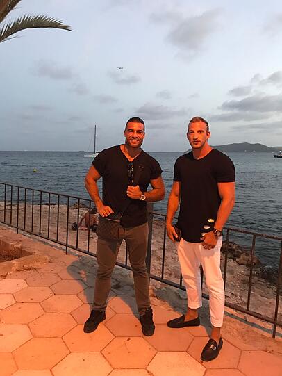 Mario Daser mit Kumpel Manuel Charr auf Ibiza