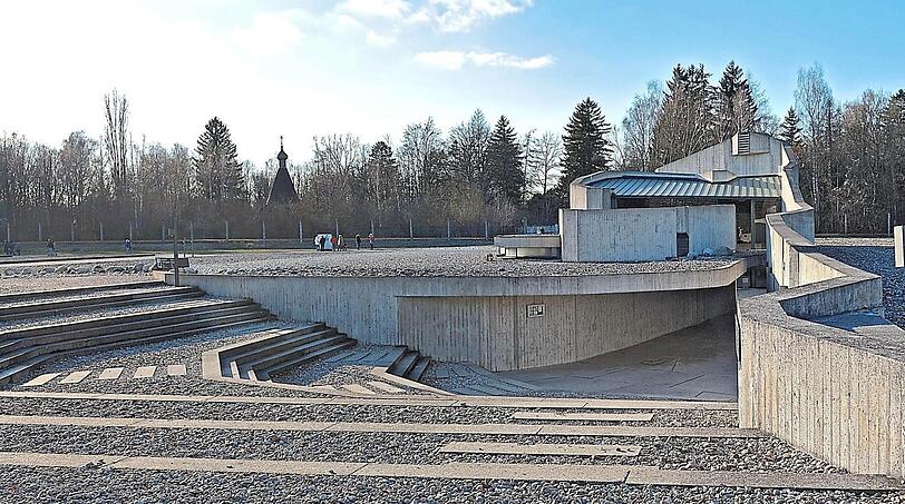 Zur evangelischen Versöhnungskirche auf dem KZ-Gelände in Dachau könnten Gehbehinderte mit dem Auto kommen, gäbe es einen Fahrweg.