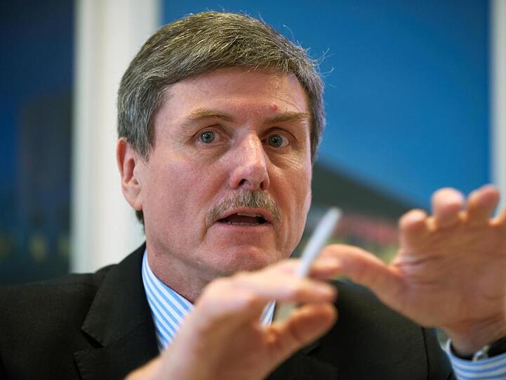 Klagen gegen VW: Automobilexperte Ferdinand Dudenhöffer erwartet den Vergleich in zwei bis drei Monaten.