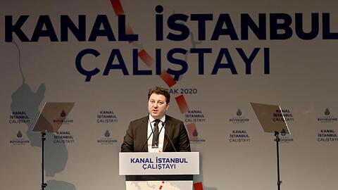 Gürkan Akgün, Chef des Büros für Bau- und Stadtplanung in Istanbul, bei einer Veranstaltung zum Istanbuler Kanalbau.