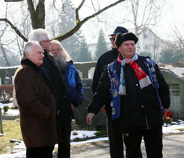 Die Löwen trauern um Manni Wagner: Bilder von der Beerdigung.
