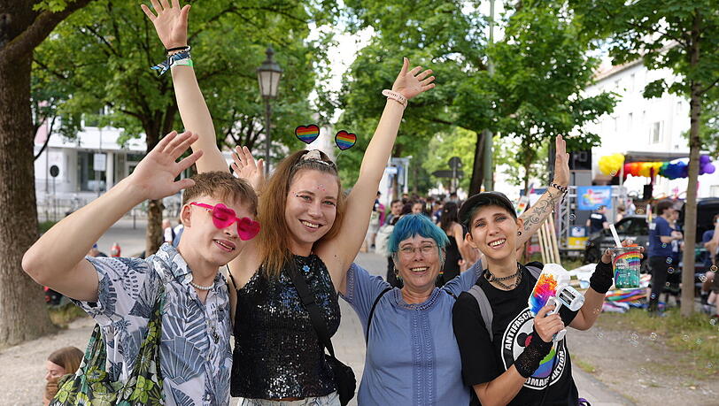 V.l. Lucas, Samira, Missy und Hazel V.l. Lucas, Samira, Missy und Hazel